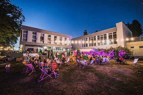 Mladinski center Brežice z zunanjim izgledom