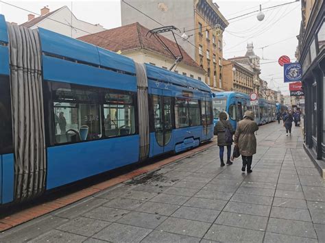 Ostanki tirnic piranskega tramvaja