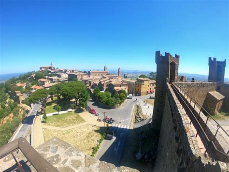 Značilna toskanska pokrajina z alejo cipres