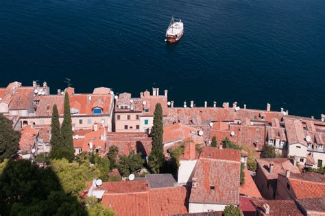 Arhitektura Opatije s poudarkom na starih vilah in hotelih