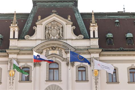 Infografika o povprečni porabi turista v Ljubljani