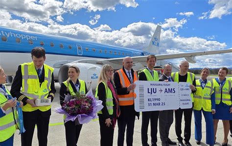 Zemljevid letalske poti med Ljubljano in Amsterdamom
