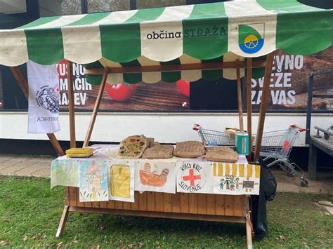 Bogato založena stojnica na Centralni tržnici v Valencii