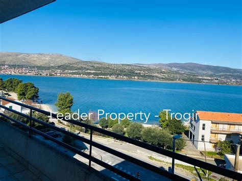 Pogled na Trogir s pomola