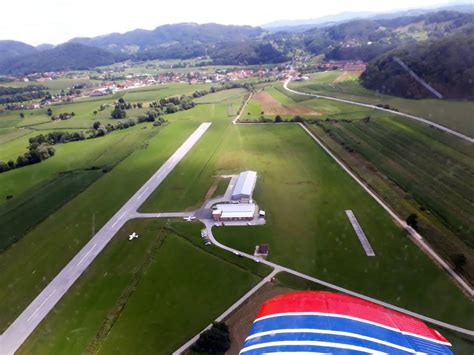 Športno letališče Postojna s pogledom na Nanos