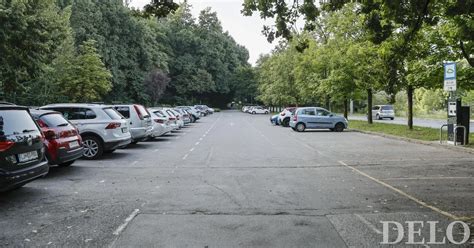 Parkirišče pred Živalskim vrtom Ljubljana