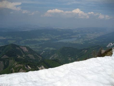 Panoramski pogled na Ormož z reko Dravo