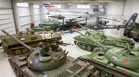 Vojaška oprema v Parku vojaške zgodovine Pivka