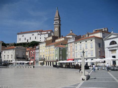 Panoramski pogled na Piran in Tartinijev trg