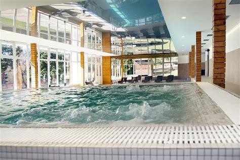 Notranjost wellness centra hotela Plesnik z bazenom