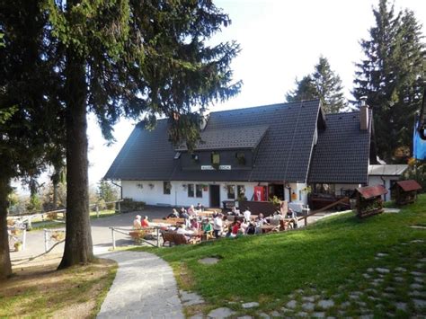 Ruška koča in cerkev sv. Areha