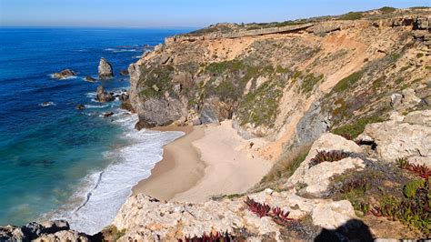 Slikovita obala Portugalske s klifi in plažami