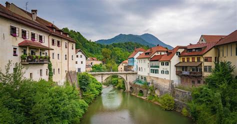 Obrisan zid srednjeveškega mesta Obidos