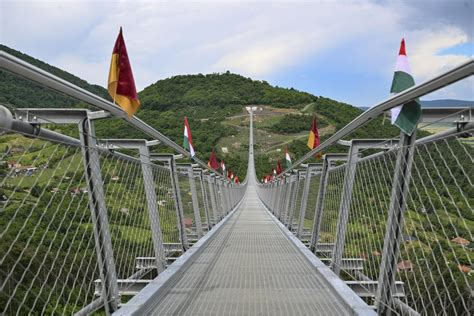 Viseči most v gorah