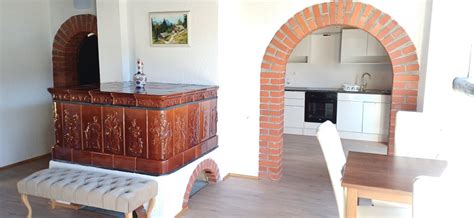 notranjost tradicionalne pohorske hiše s krušno pečjo