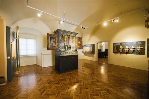 Notranjost muzejske dvorane z eksponati