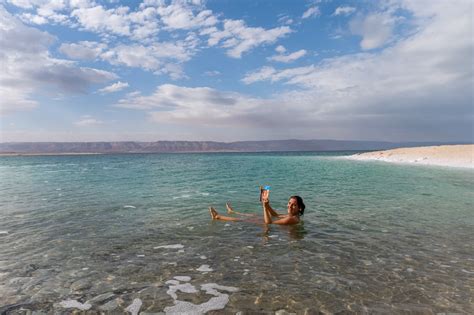 Pogled na Mrtvo morje iz Izraela proti Jordaniji