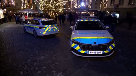 Trg v Sarajevu med prazničnim dogajanjem