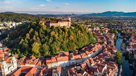 Ljubljanski grad s pogledom na mesto