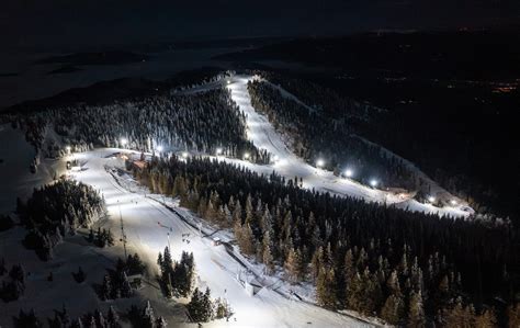 Nočno smučanje na Pohorju z osvetljenimi progami