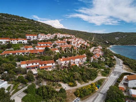 Prodnat zaliv s pogledom na otok Cres