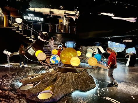 Dinozaver v naravoslovnem muzeju Haus der Natur