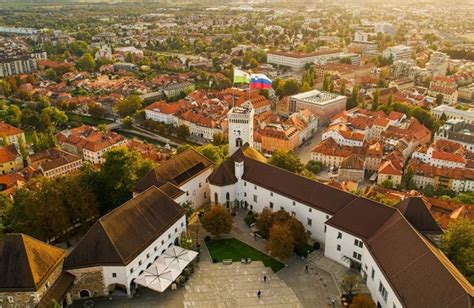 Pogled na Ljubljanski grad skozi objektiv