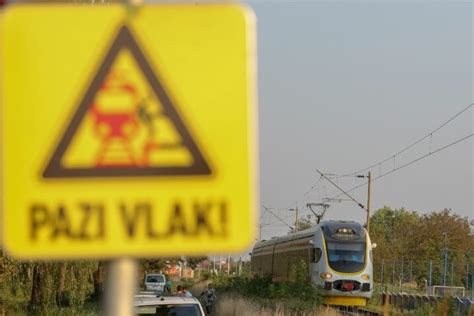 Ilustracija vlaka z oznako Crosmobby