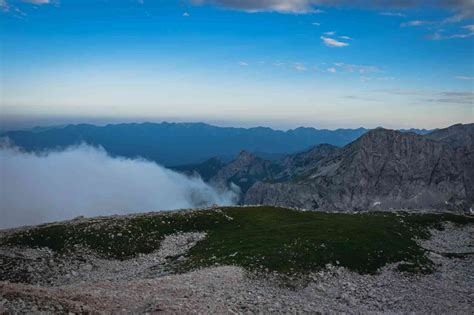 Panoramski razgled z vrha Kanina na Julijske Alpe in Jadransko morje