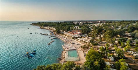 Pogled na kamp Mareda z obale