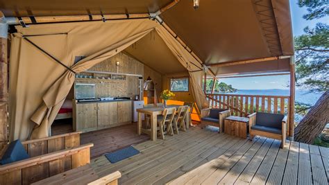 Luksuzni glamping šotor s pogledom na vinograde