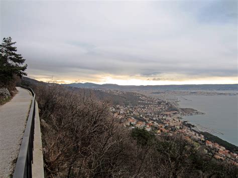 Panoramski razgled s ceste Strada Napoleonica na Tržaški zaliv