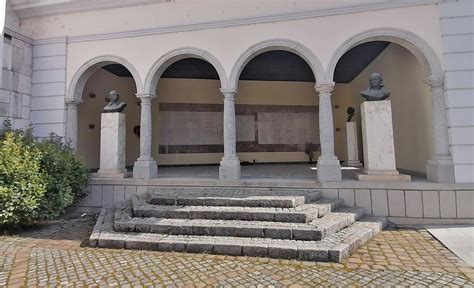 Klančina pred vhodom v Hotel Park