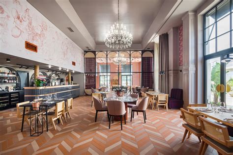 Notranjost hotelske restavracije