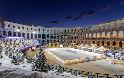 Puljski amfiteater v sončnem zahodu