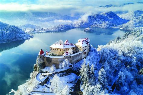 Blejski grad nad Blejskim jezerom