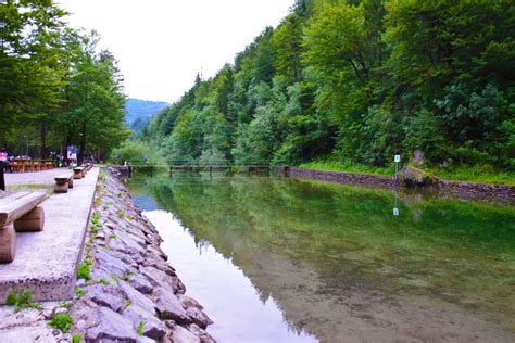 Idrijska Bela dolina z reko