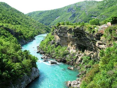 Spektakularen pogled na kanjon Tare