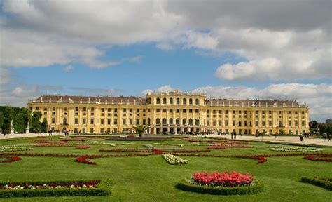 Dvorec Schönbrunn