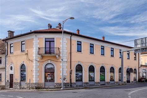 Zgodovinska stavba gostilne Herman v Pivki