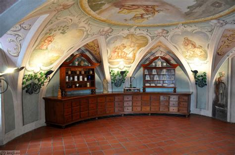 Stara lekarna v Radovljici