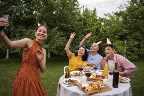 otroško praznovanje v naravi