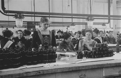 Notranjost muzeja z eksponati, ki prikazujejo življenje v 19. stoletju