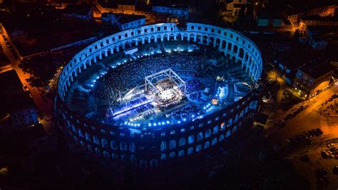 Puljska arena v sončnem zahodu