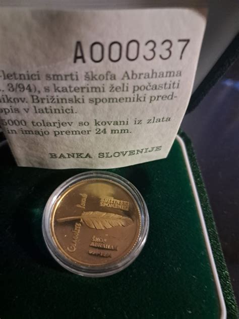 Simbolična slika finančne stabilnosti, npr. zlatnik ali rast