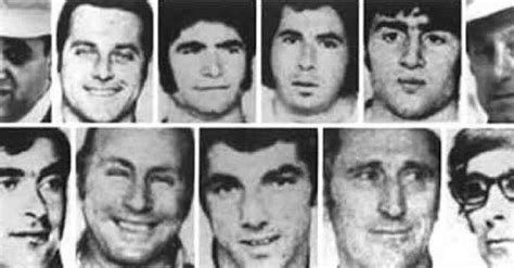 Fotografija teroristov s talci na balkonu v Münchnu 1972