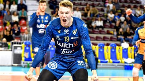 Rok Možič v akciji med tekmo