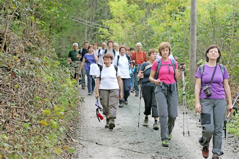 Pohodniki na poti v gorati notranjosti Réuniona