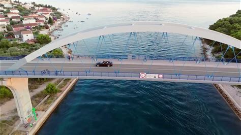 Zračni posnetek otoka Pašman z mostom, ki ga povezuje z otokom Ugljan