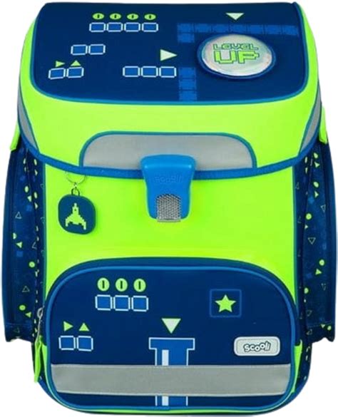 otrok meče šolsko torbo v zrak